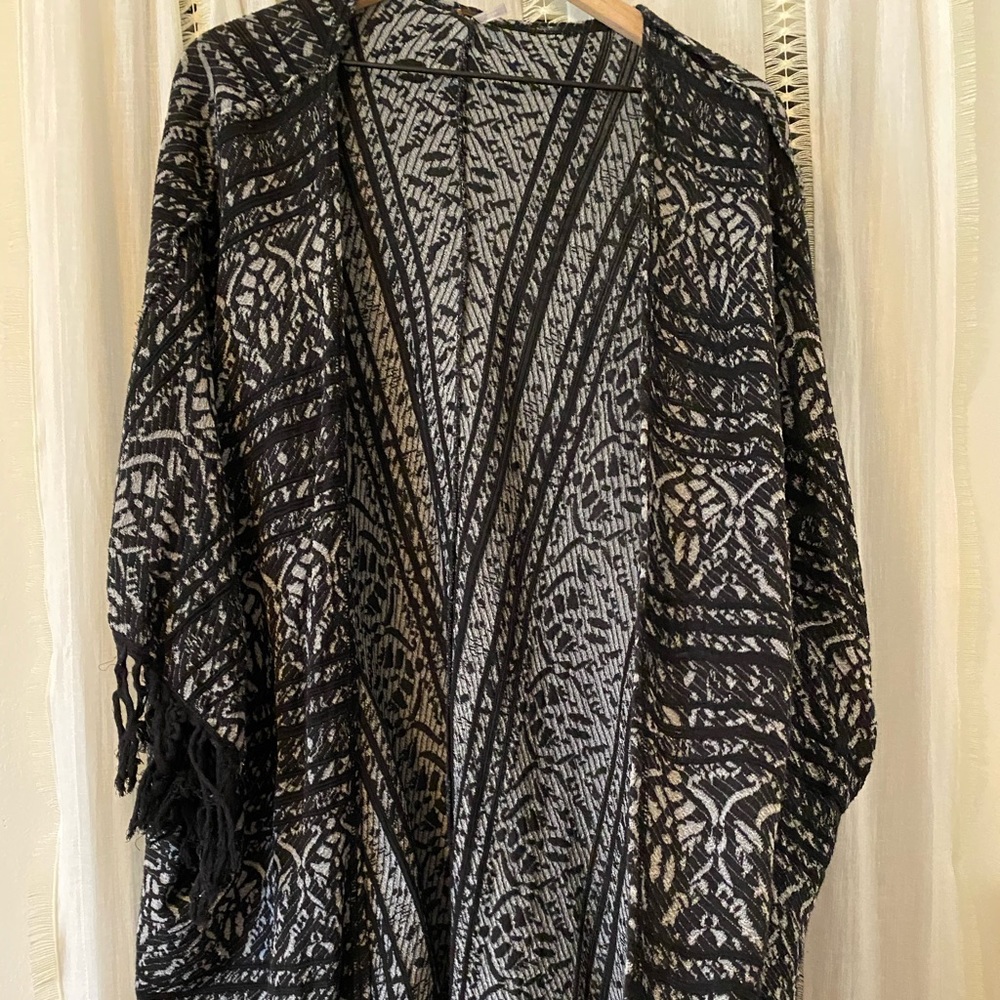 Free People Black Detailed Cape Kimono
